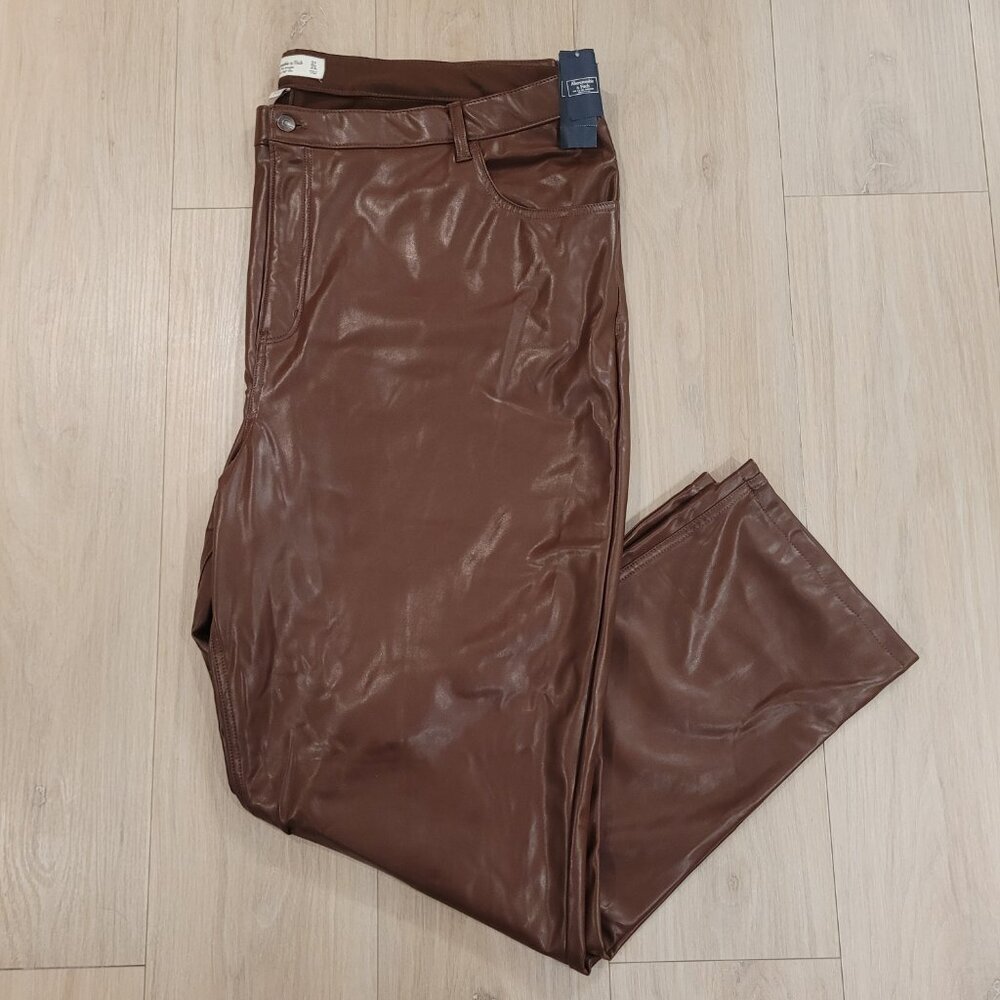 NWT ABERCROMBIE & FITCH | Curve Love '90s Straight Leather Pant | Sz. 24L